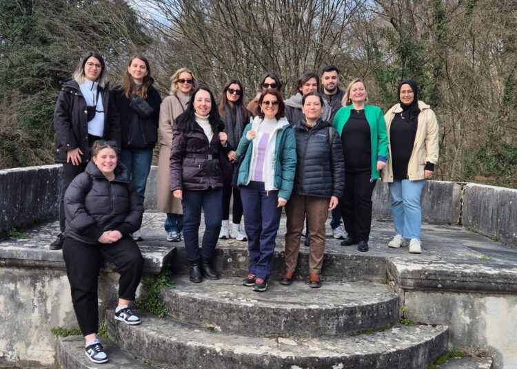 2e81fe19-43a5-4361-83a0-484cb301369f